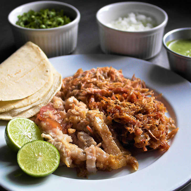 Plate of carnitas tacos
